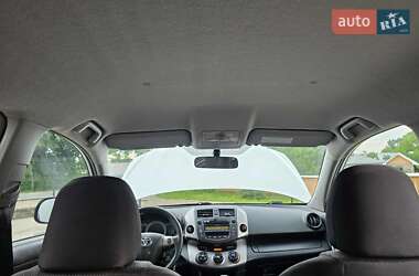 Внедорожник / Кроссовер Toyota RAV4 2011 в 