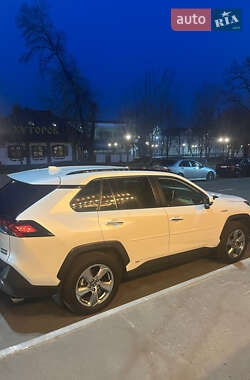 Позашляховик / Кросовер Toyota RAV4 2019 в Ужгороді