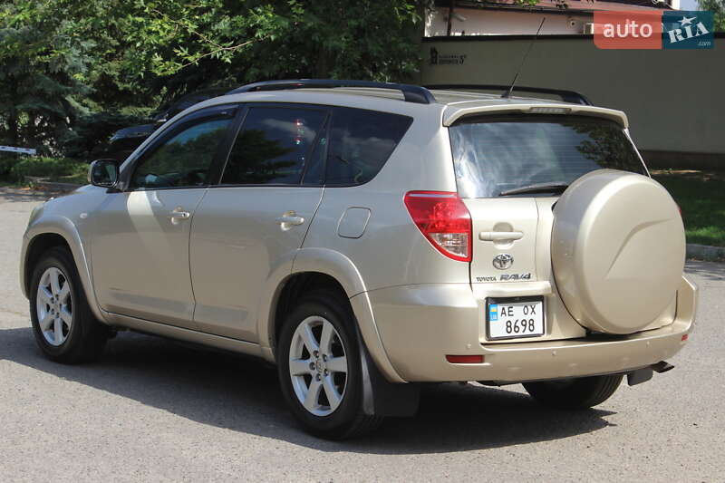 Внедорожник / Кроссовер Toyota RAV4 2007 в Днепре