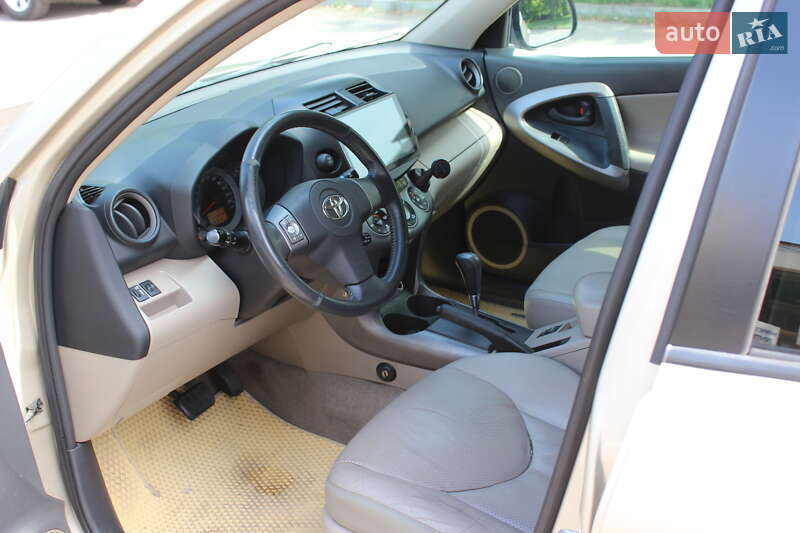 Внедорожник / Кроссовер Toyota RAV4 2007 в Днепре