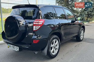 Внедорожник / Кроссовер Toyota RAV4 2011 в 