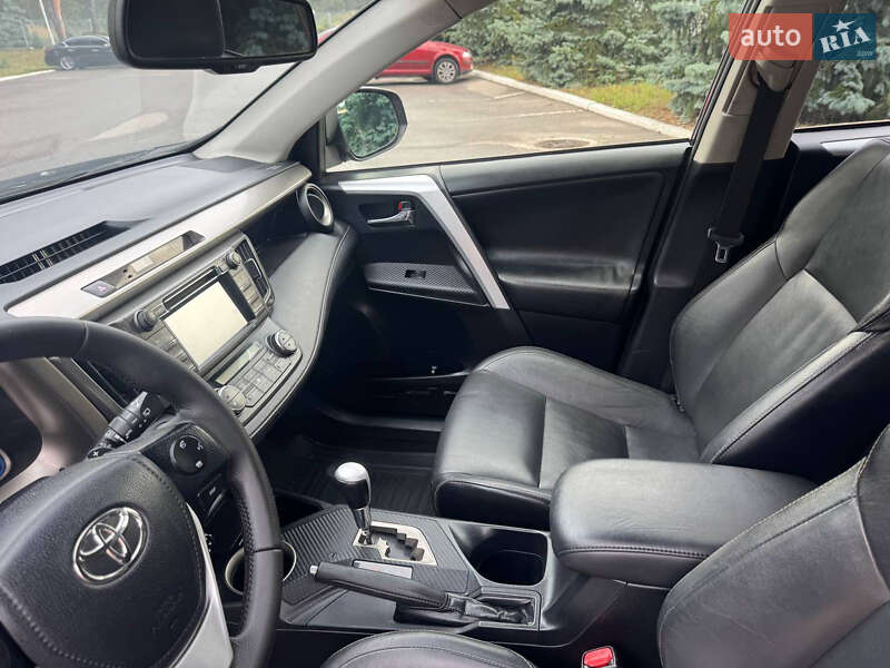 Внедорожник / Кроссовер Toyota RAV4 2014 в Киеве