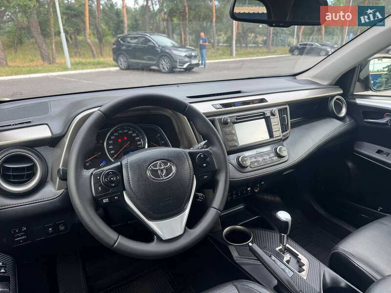 Внедорожник / Кроссовер Toyota RAV4 2014 в Киеве