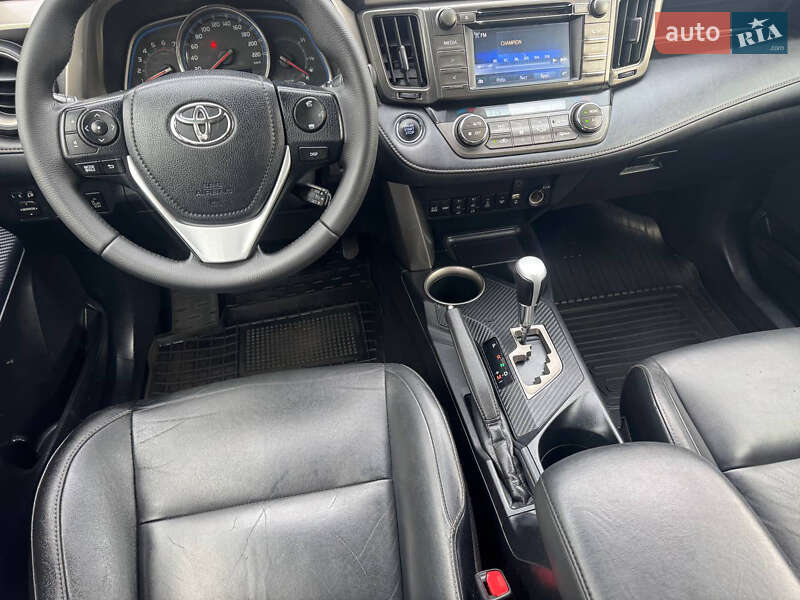 Внедорожник / Кроссовер Toyota RAV4 2014 в Киеве