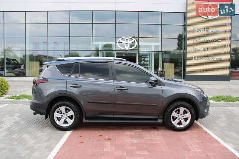 Позашляховик / Кросовер Toyota RAV4 2014 в Черкасах
