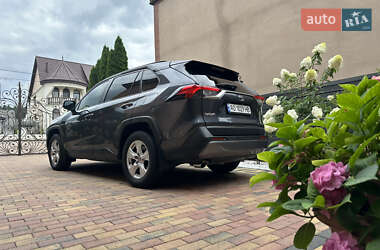 Позашляховик / Кросовер Toyota RAV4 2021 в Тячеві