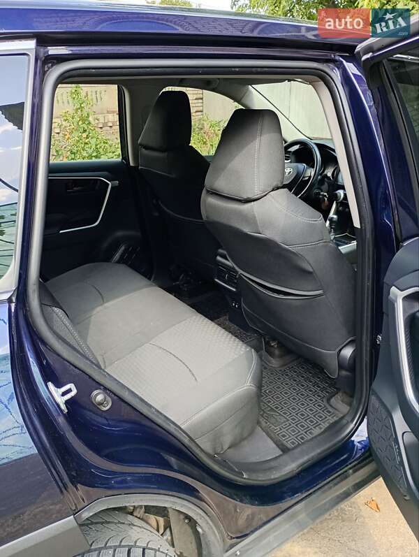 Позашляховик / Кросовер Toyota RAV4 2019 в Врадіївці