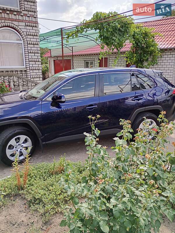 Позашляховик / Кросовер Toyota RAV4 2019 в Врадіївці