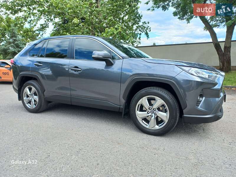 Toyota RAV4 2021