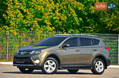 Позашляховик / Кросовер Toyota RAV4 2014 в Дніпрі