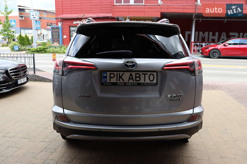 Позашляховик / Кросовер Toyota RAV4 2018 в Львові