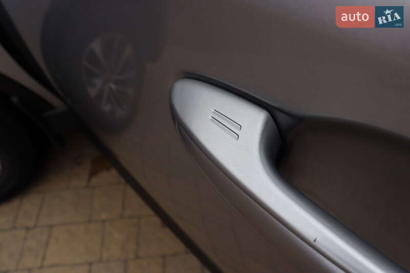 Позашляховик / Кросовер Toyota RAV4 2018 в Львові