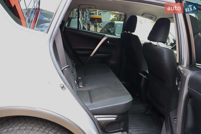 Позашляховик / Кросовер Toyota RAV4 2018 в Львові