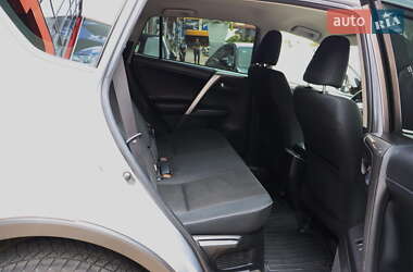 Внедорожник / Кроссовер Toyota RAV4 2018 в 