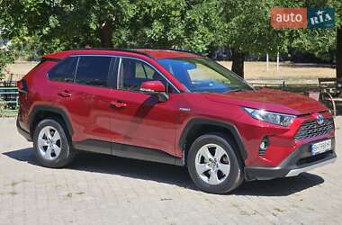 Внедорожник / Кроссовер Toyota RAV4 2019 в 