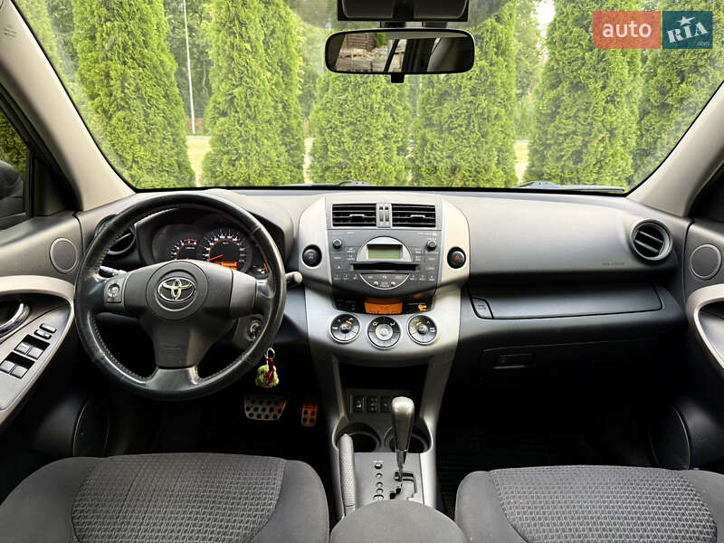 Позашляховик / Кросовер Toyota RAV4 2008 в Харкові