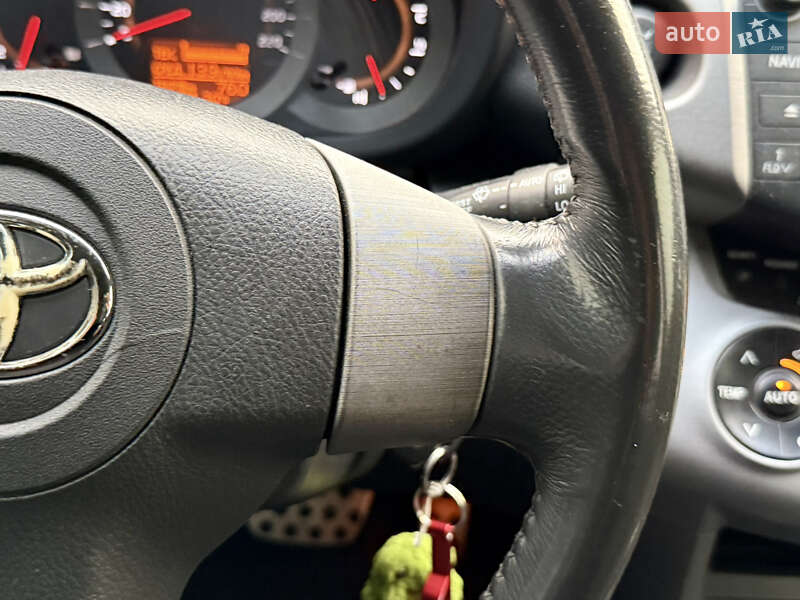 Позашляховик / Кросовер Toyota RAV4 2008 в Харкові