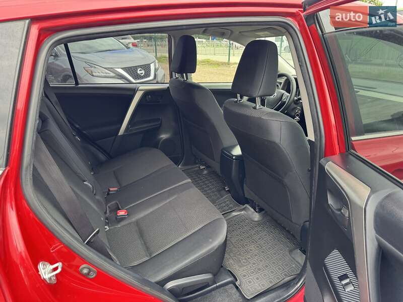 Внедорожник / Кроссовер Toyota RAV4 2015 в Киеве