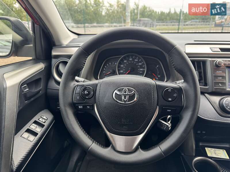 Внедорожник / Кроссовер Toyota RAV4 2015 в Киеве