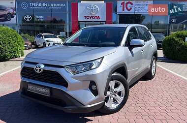 Внедорожник / Кроссовер Toyota RAV4 2021 в Хмельницком