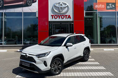 Внедорожник / Кроссовер Toyota RAV4 2023 в Запорожье