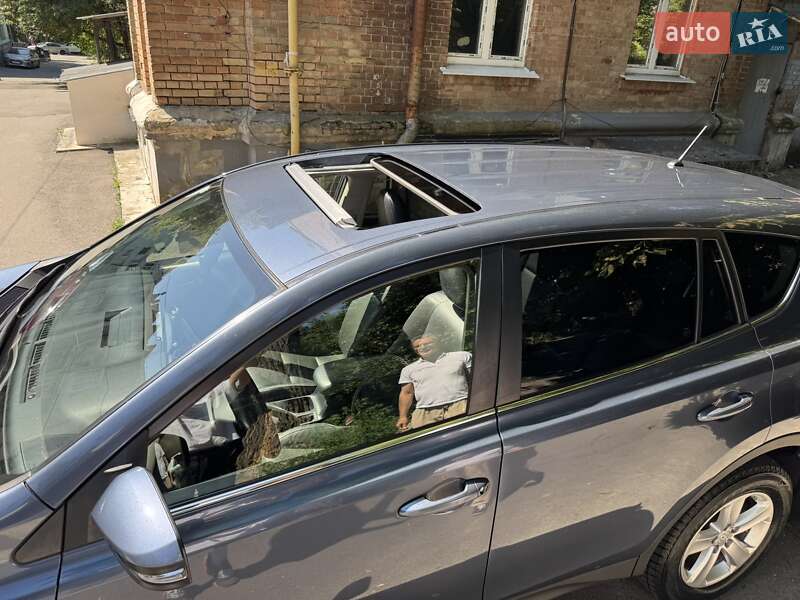 Внедорожник / Кроссовер Toyota RAV4 2013 в Киеве