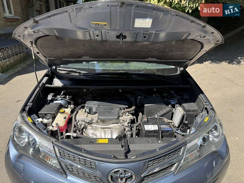 Внедорожник / Кроссовер Toyota RAV4 2013 в Киеве