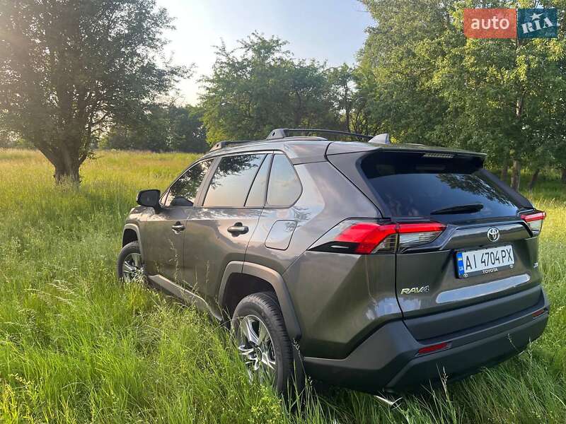 Позашляховик / Кросовер Toyota RAV4 2024 в Білопіллі