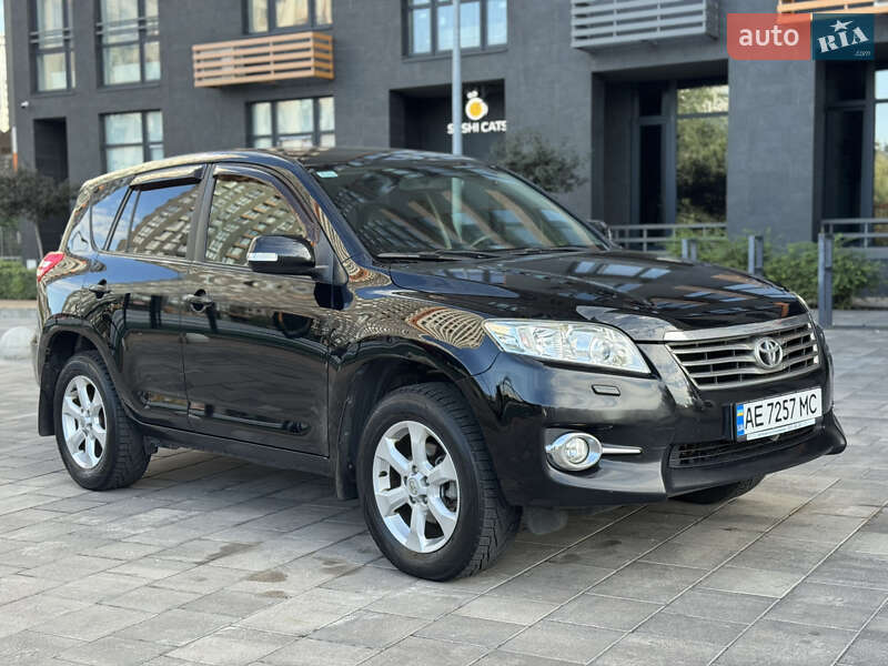 Toyota RAV4 2011