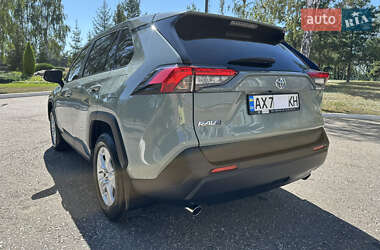 Внедорожник / Кроссовер Toyota RAV4 2021 в Харькове