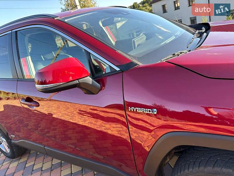 Позашляховик / Кросовер Toyota RAV4 2019 в Умані