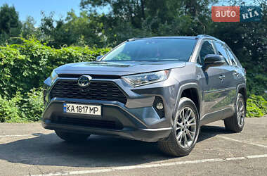 Внедорожник / Кроссовер Toyota RAV4 2019 в Киеве