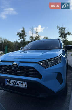 Внедорожник / Кроссовер Toyota RAV4 2021 в Киеве