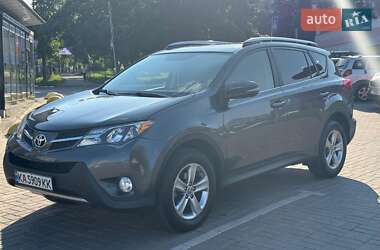Внедорожник / Кроссовер Toyota RAV4 2015 в 
