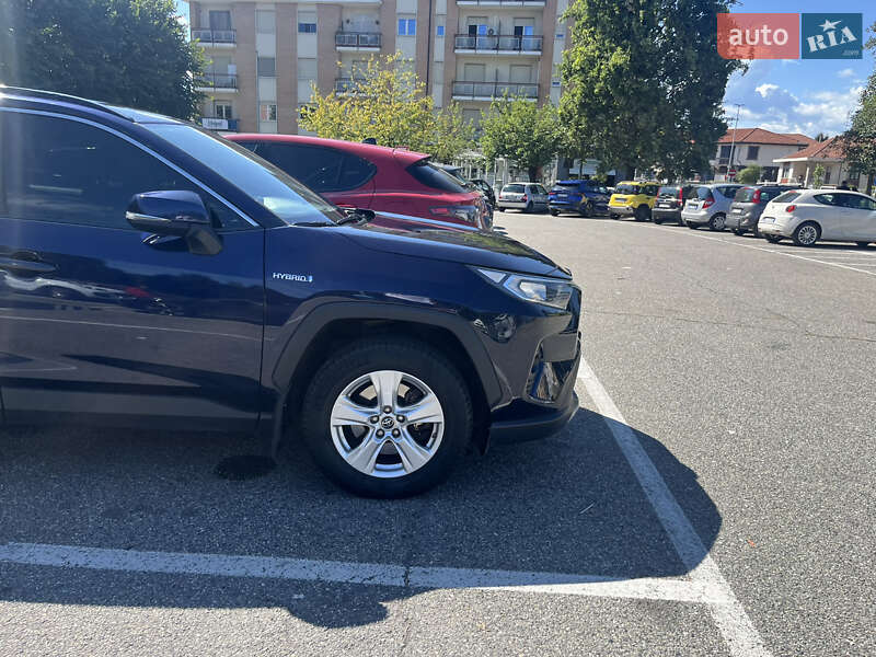 Позашляховик / Кросовер Toyota RAV4 2019 в Одесі