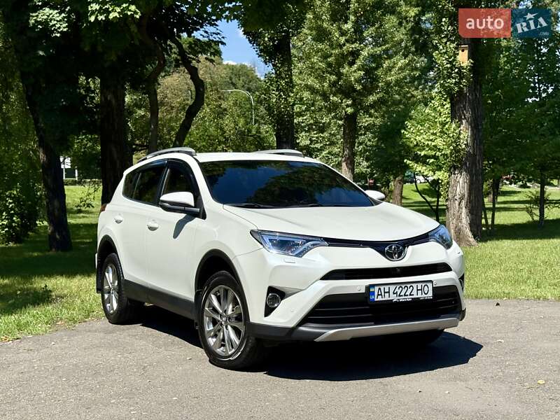 Toyota RAV4 2017