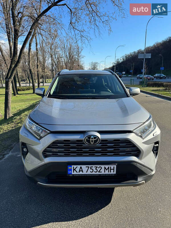 Внедорожник / Кроссовер Toyota RAV4 2022 в Киеве