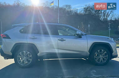 Внедорожник / Кроссовер Toyota RAV4 2022 в Киеве