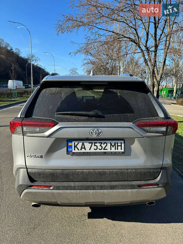 Внедорожник / Кроссовер Toyota RAV4 2022 в Киеве