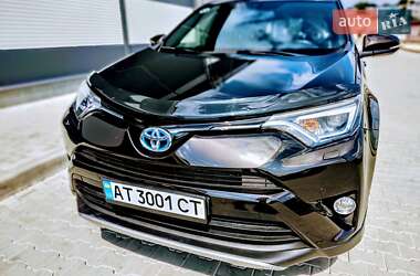 Внедорожник / Кроссовер Toyota RAV4 2016 в Калуше