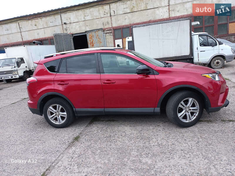 Позашляховик / Кросовер Toyota RAV4 2016 в Дніпрі