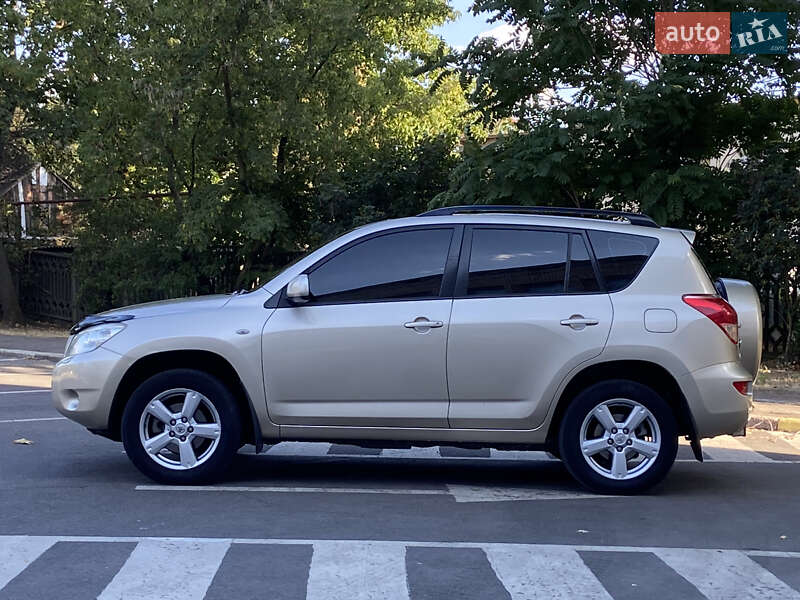 Позашляховик / Кросовер Toyota RAV4 2006 в Миколаєві