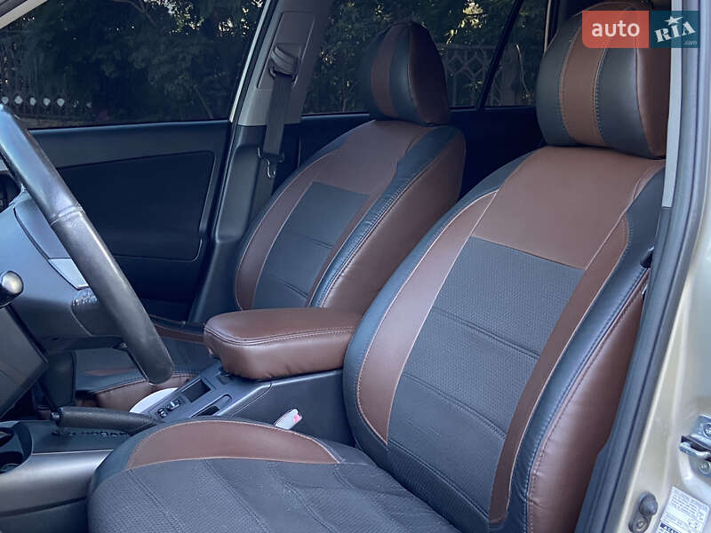 Позашляховик / Кросовер Toyota RAV4 2006 в Миколаєві