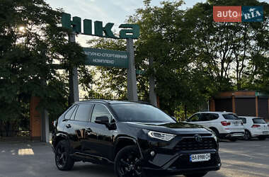 Внедорожник / Кроссовер Toyota RAV4 2020 в 