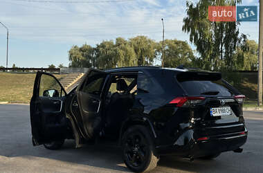 Внедорожник / Кроссовер Toyota RAV4 2020 в 