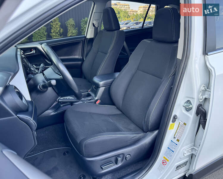 Позашляховик / Кросовер Toyota RAV4 2018 в Києві