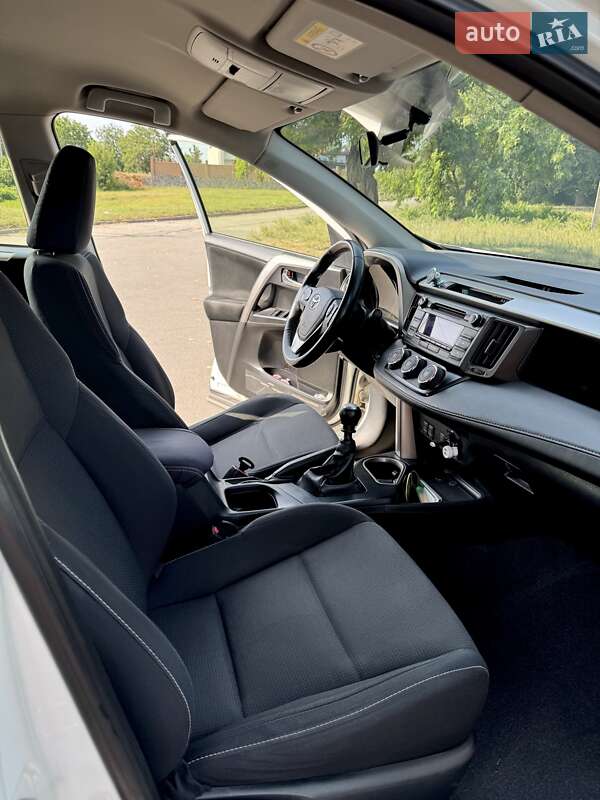 Внедорожник / Кроссовер Toyota RAV4 2018 в Верхнеднепровске фото 13 Внедорожник / Кроссовер Toyota RAV4 2018 в Верхнеднепровске