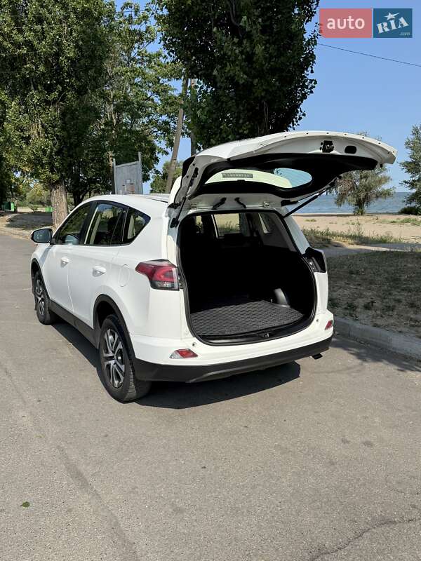 Внедорожник / Кроссовер Toyota RAV4 2018 в Верхнеднепровске фото 26 Внедорожник / Кроссовер Toyota RAV4 2018 в Верхнеднепровске