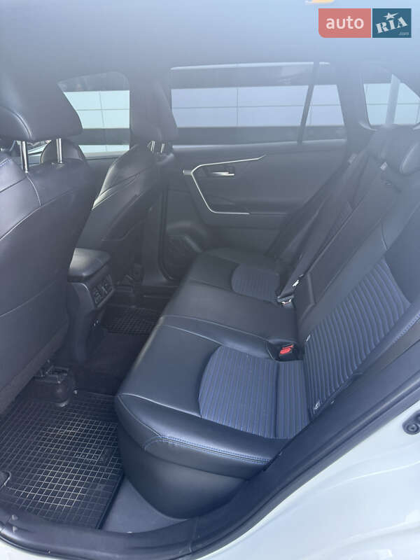 Позашляховик / Кросовер Toyota RAV4 2019 в Одесі