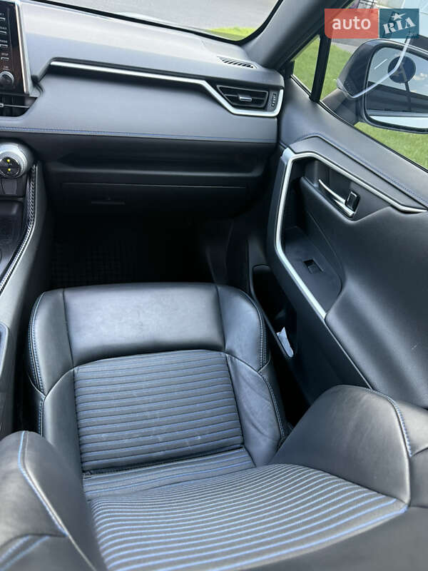 Позашляховик / Кросовер Toyota RAV4 2019 в Одесі